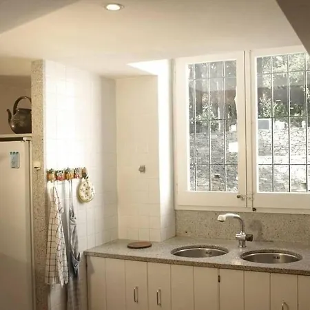Magnifica Casa Con Una Gran Piscina Y Amplias Girona