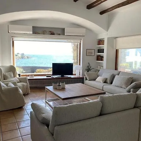 Chalet Magnifica Casa Con Una Gran Piscina Y Amplias *