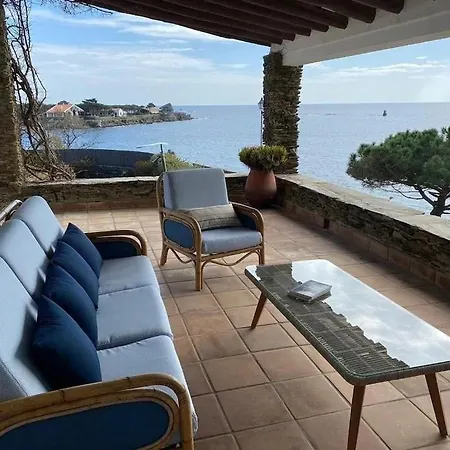 Magnifica Casa Con Una Gran Piscina Y Amplias * Girona