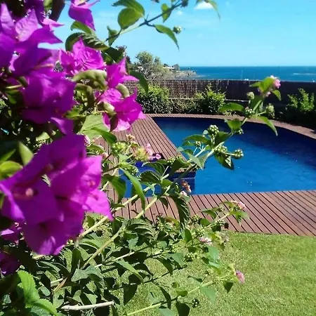 Magnifica Casa Con Una Gran Piscina Y Amplias *
